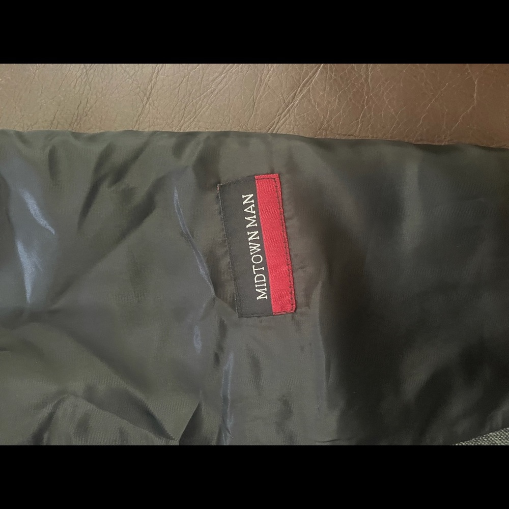 Midtown Man Vest - Picture 4 of 8
